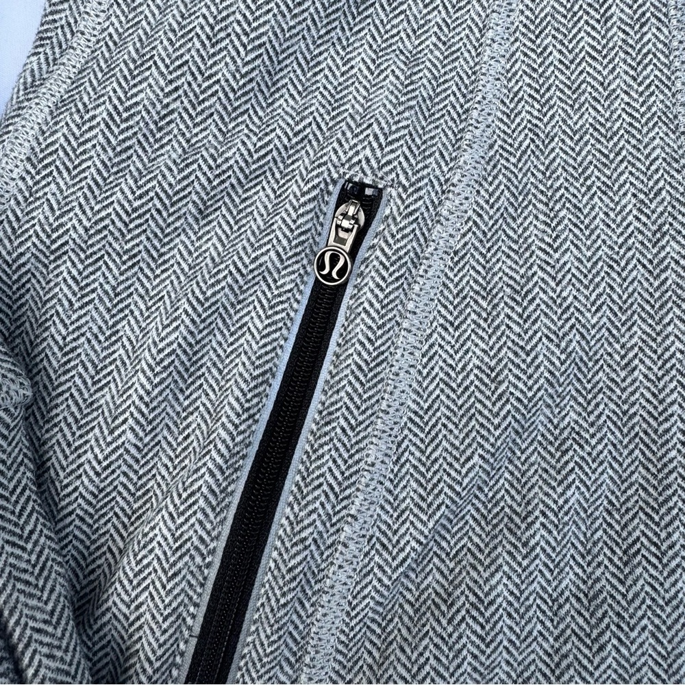 Lululemon Full Tilt Half Zip Herringbone Pullover Size 2 - Picture 8 of 9